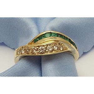 Unique 14K Solid Yellow Gold Designer Round Emerald & Diamond Ring - Size 6.75